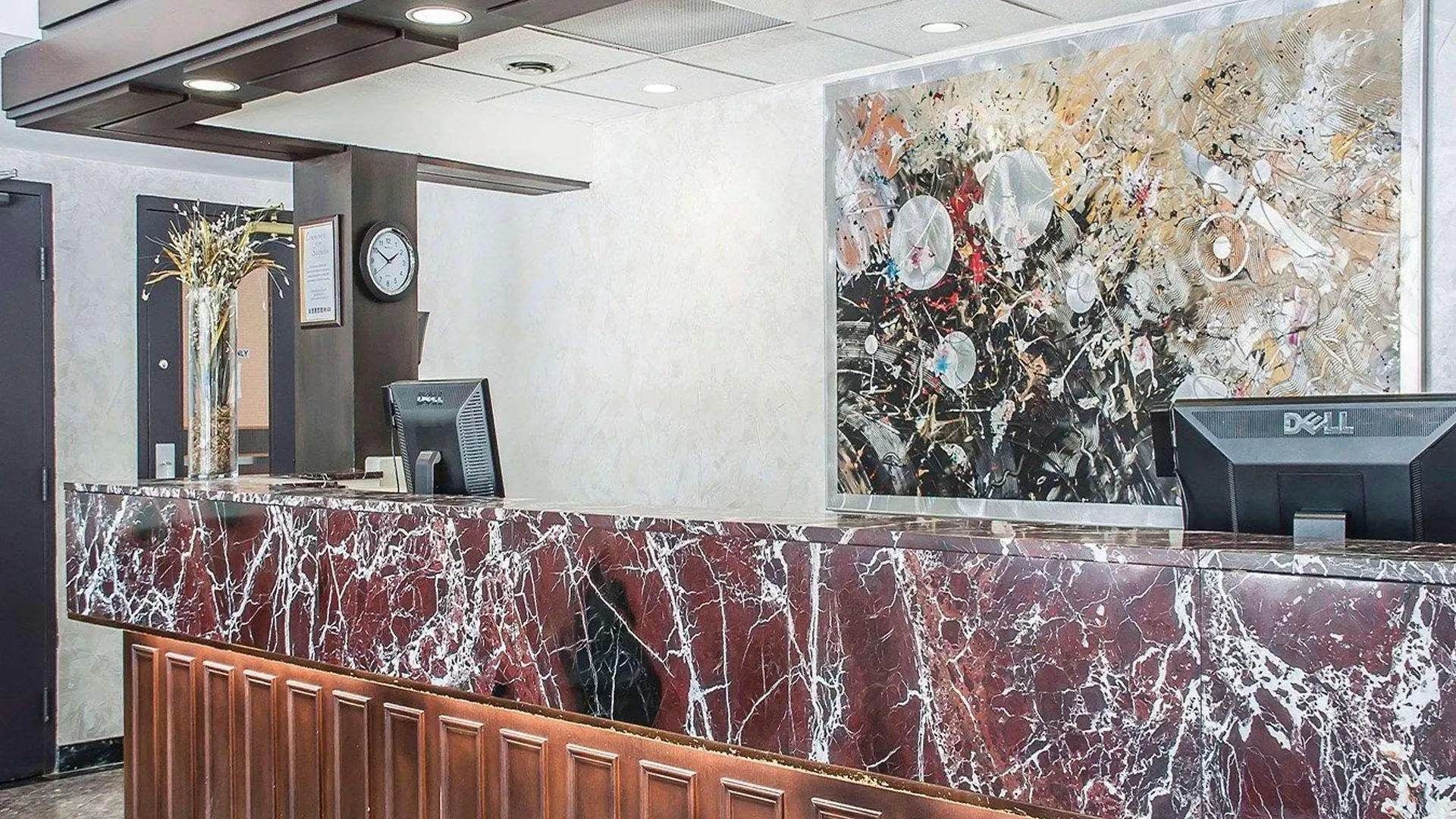 ***  Quality Hotel Fallsview Cascade Niagara Falls Canada