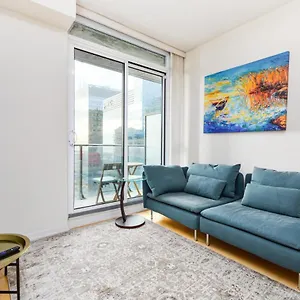 Minutes Walk To Scotiabank Arena,tiff, Mtcc,cn Tower Downtown Toronto
