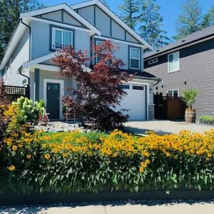 A Cozy Family Get Away In South Nanaimo