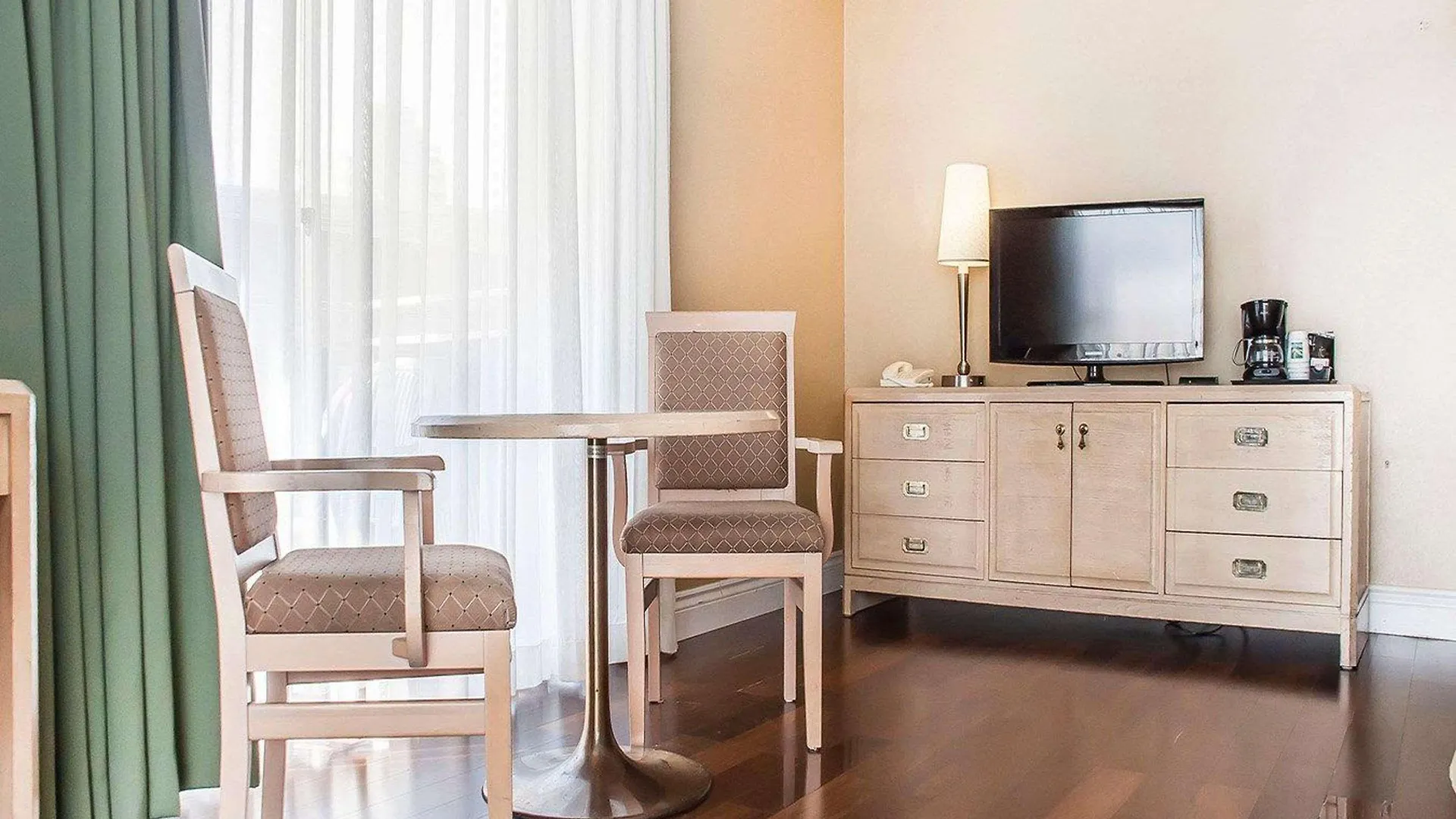 ***  Quality Hotel Fallsview Cascade Niagarawatervallen Canada